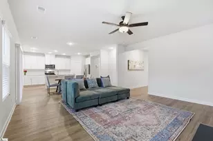 817 Elgon Walk Dr, Fountain Inn, SC 29644 - Photo 5