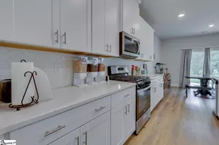 208 Roderick Ln, Greenville, SC 29605 - Photo 9