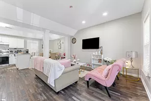 47 Huntress Dr, Greer, SC 29651 - Photo 3