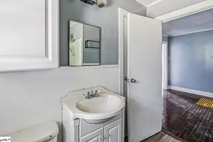 157 Hampton St, Wellford, SC 29385 - Photo 17
