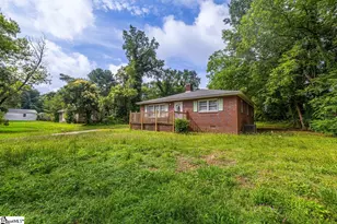157 Hampton St, Wellford, SC 29385 - Photo 5
