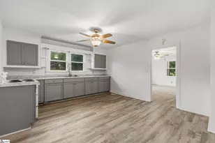 13 Walnut Ln, Travelers Rest, SC 29690 - Photo 9