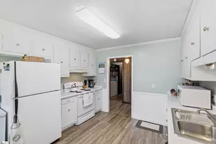 100 Elm Ct, Easley, SC 29642 - Photo 9