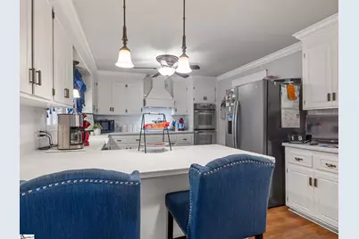 401 E Rutledge Avenue, Gaffney, SC 29340 - Photo 23