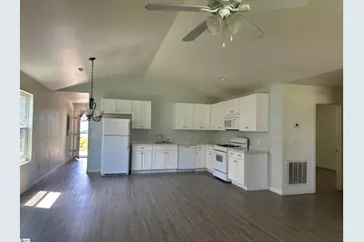 204 Dillon Drive, Clinton, SC 29325 - Photo 3