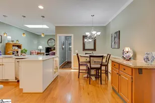 203 Greenview Cir, Greenville, SC 29609 - Photo 13