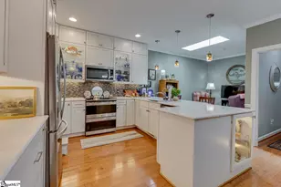 203 Greenview Cir, Greenville, SC 29609 - Photo 19