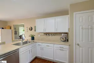 109 Country Glen Ct, Greer, SC 29651 - Photo 11