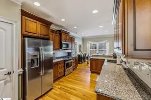 821 E Golden View Ln, Boiling Springs, SC 29316 - Photo 19