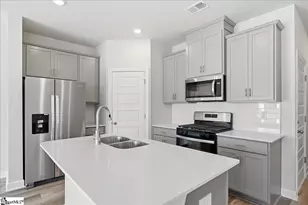 437 Blissful Ct, Taylors, SC 29687 - Photo 9