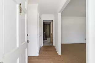 814 Mountain Vew Ct, Greer, SC 29651 - Photo 3