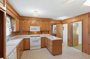 814 Mountain Vew Ct, Greer, SC 29651 - Photo 9