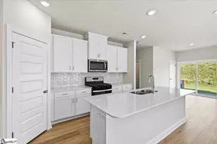 439 Blissful Ct, Taylors, SC 29687 - Photo 5