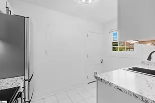 100 Lewis Dr, Greenville, SC 29605 - Photo 13