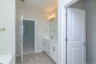 100 Daystrom Dr, Greer, SC 29651 - Photo 41