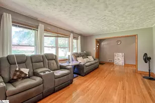 135 Skyview Dr, Spartanburg, SC 29303 - Photo 3