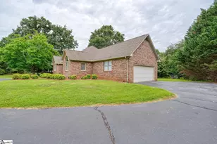 826 Mount Zion Rd, Spartanburg, SC 29303 - Photo 5