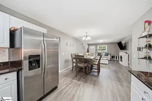 317 Beatrice St, Greenville, SC 29611 - Photo 7