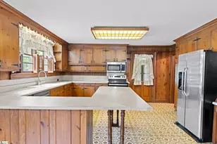210 N Rockview Dr, Greenville, SC 29609 - Photo 13