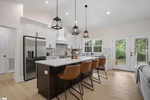 9 Dahlgreen Ln, Taylors, SC 29687 - Photo 5