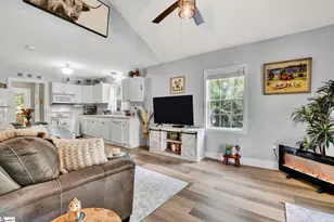 301 S E St, Easley, SC 29640 - Photo 7