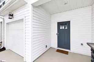 105 Marston Ln, Greenville, SC 29611 - Photo 3