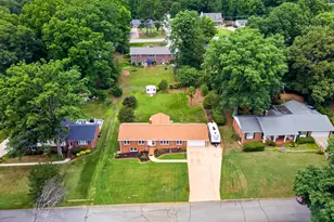 208 Holly Rd, Taylors, SC 29687 - Photo 27