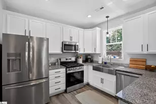 725 Dottie Ct, Greenville, SC 29617 - Photo 7