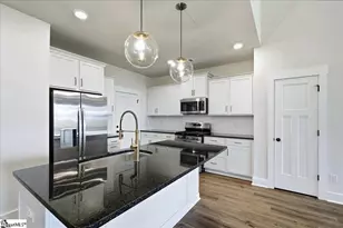 330 Ridgelea St, Fountain Inn, SC 29644 - Photo 5