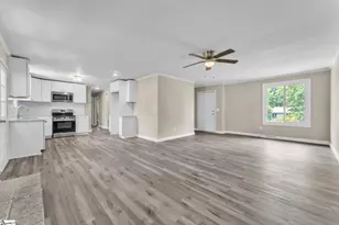 107 Carriage Ln, Simpsonville, SC 29681 - Photo 7