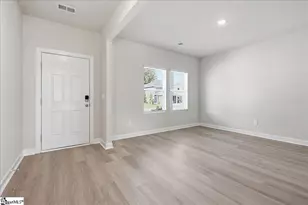 923 Rising Oak Ct, Spartanburg, SC 29301 - Photo 5