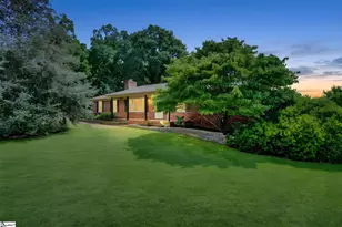 209 Hickory Dr, Easley, SC 29642 - Photo 5