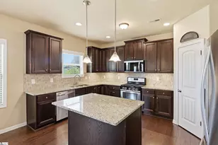 324 Lost Lake Dr, Simpsonville, SC 29681 - Photo 9