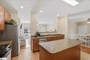 211 Louisville Dr, Greenville, SC 29607 - Photo 9
