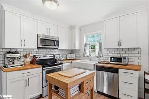 902 E Lee Rd, Taylors, SC 29687 - Photo 9