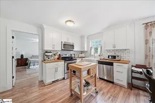 902 E Lee Rd, Taylors, SC 29687 - Photo 7