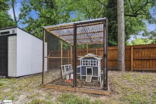 902 E Lee Rd, Taylors, SC 29687 - Photo 33
