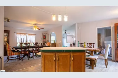 13869 S Highway 101, Gray Court, SC 29645 - Photo 11