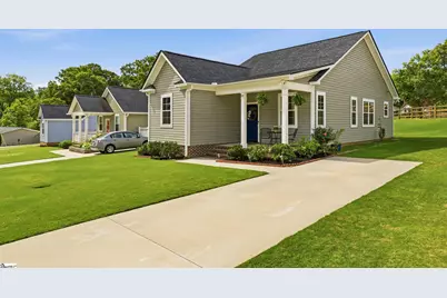 505 W D Avenue, Easley, SC 29640 - Photo 3