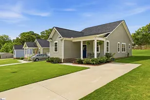 505 W D Ave, Easley, SC 29640 - Photo 3