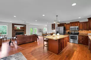 412 Holly Ln, Mauldin, SC 29662 - Photo 5