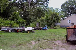 517 Trade St, Greer, SC 29651 - Photo 5