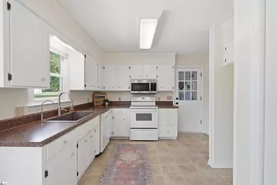303 Jamie Court, Boiling Springs, SC 29316 - Photo 5