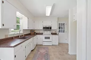 303 Jamie Ct, Boiling Springs, SC 29316 - Photo 5