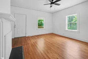 586 Hickory Dr, Startex, SC 29377 - Photo 5