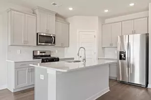 935 Rising Oak Ct, Spartanburg, SC 29301 - Photo 3