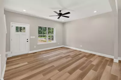 136 S Church Street, Duncan, SC 29334 - Photo 3