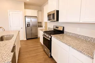 601 Poinsett Bridge Wy, Greenville, SC 29607 - Photo 5