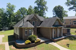 102 Point Bluff Ct, Inman, SC 29349 - Photo 3