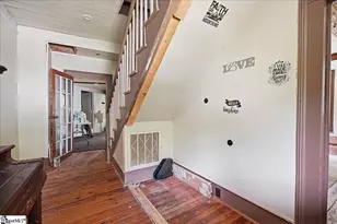 419 Academy St, Laurens, SC 29360 - Photo 5